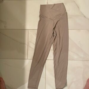 Exclusive aire legging with slimming effect!